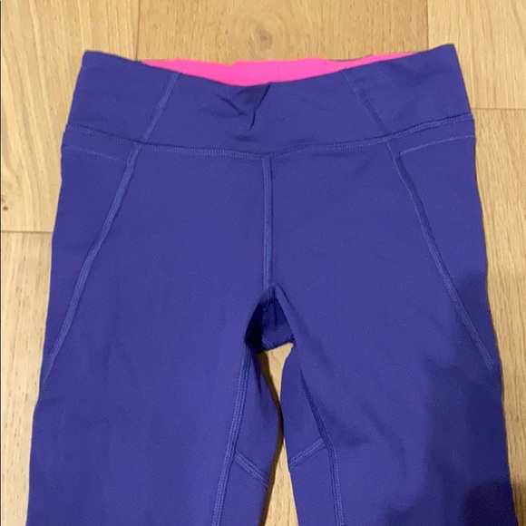 purple ivivva leggings with lots of pockets - Picture 2 of 5